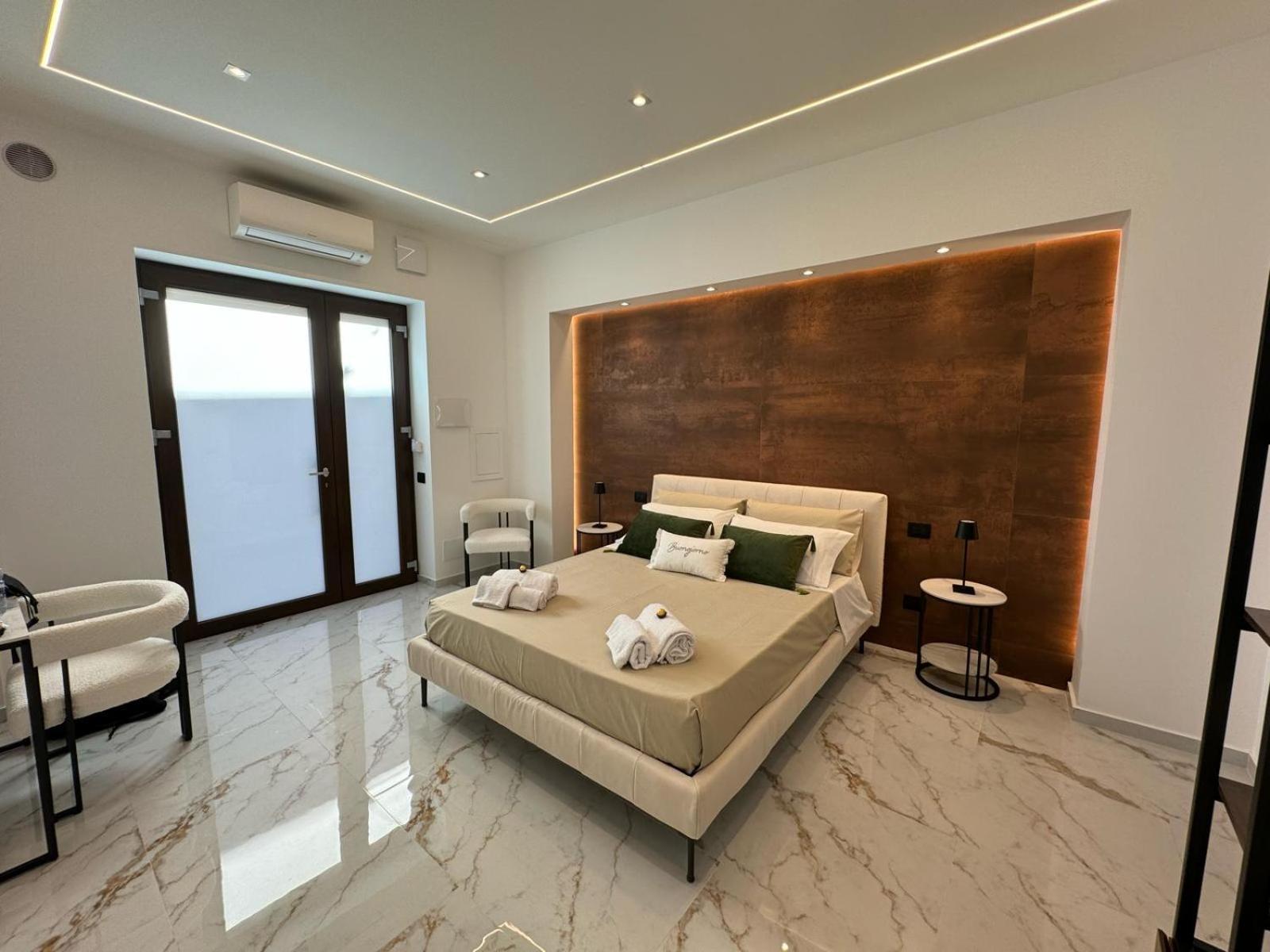 Fla' Suite Deluxe 泰拉西尼 外观 照片
